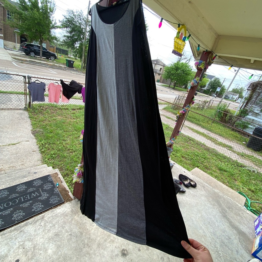 Black and Gray Sleeveless Maxi Dress